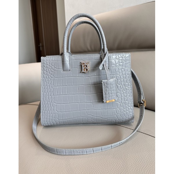 بربري كيس 069 الحجم : 27×11×20 سم