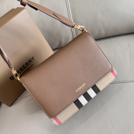 بربري كيس 077 الحجم : 24×17×9 سم