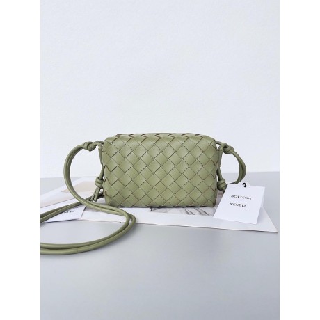 بوتيجا فينيتا كيس 002 الحجم : الحد الأقصى 22×15×8 سم / 17×10×6 سم