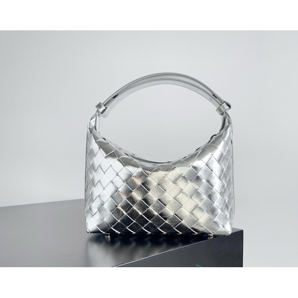 بوتيجا فينيتا كيس 010 الحجم : 22×13×9 سم