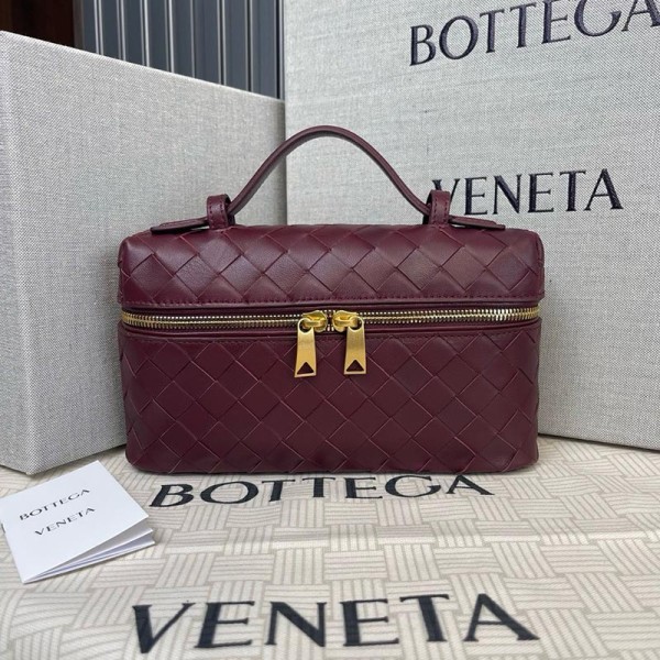 بوتيجا فينيتا كيس 039 الحجم : 22×12.5×5 سم