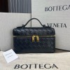 بوتيجا فينيتا كيس 040 الحجم : 22×12.5×5 سم