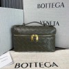 بوتيجا فينيتا كيس 045 الحجم : 22×12.5×5 سم