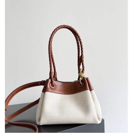 بوتيجا فينيتا كيس 048 الحجم : 21×17×16.5 سم