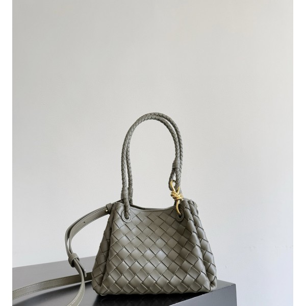 بوتيجا فينيتا كيس 049 الحجم : 21×17×16.5 سم