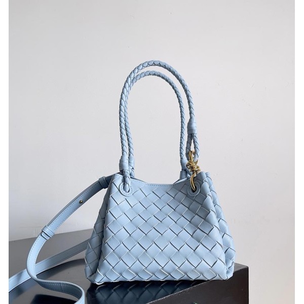 بوتيجا فينيتا كيس 060 الحجم : 21×17×16.5 سم