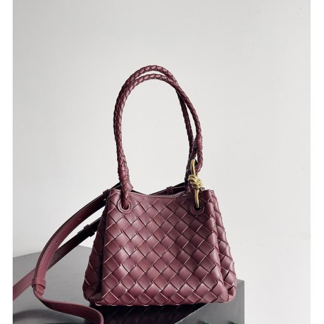 بوتيجا فينيتا كيس 064 الحجم : 21×17×16.5 سم