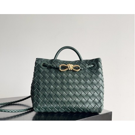 بوتيجا فينيتا كيس 074 الحجم : 25 سم × 22 سم × 10.5 سم