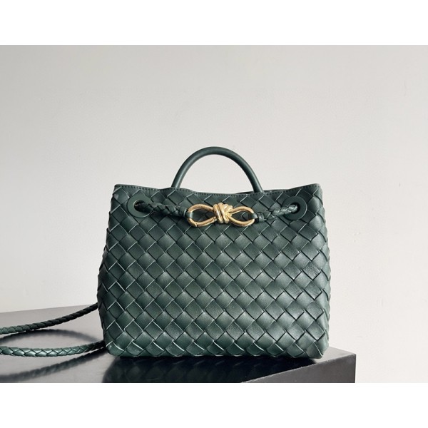 بوتيجا فينيتا كيس 074 الحجم : 25 سم × 22 سم × 10.5 سم