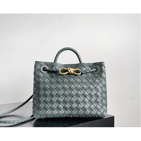 بوتيجا فينيتا كيس 080 الحجم : 25 سم × 22 سم × 10.5 سم