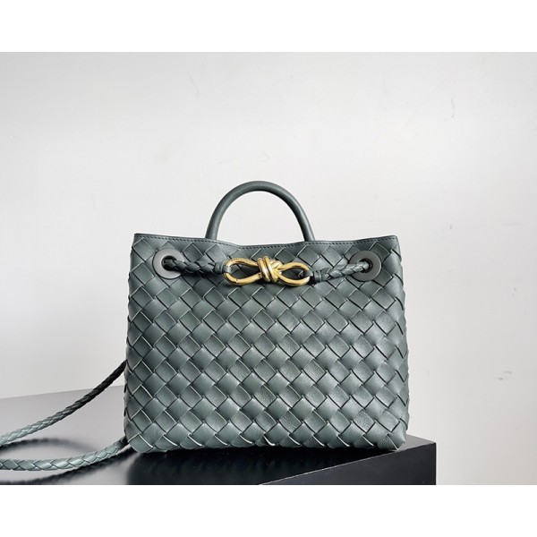 بوتيجا فينيتا كيس 080 الحجم : 25 سم × 22 سم × 10.5 سم