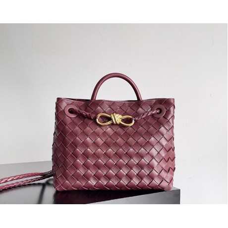 بوتيجا فينيتا كيس 085 الحجم : 25 سم × 22 سم × 10.5 سم