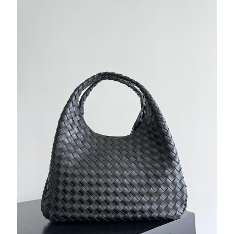 بوتيجا فينيتا كيس 096 الحجم : 33×20×16.5 سم / 39×24×18.5 سم