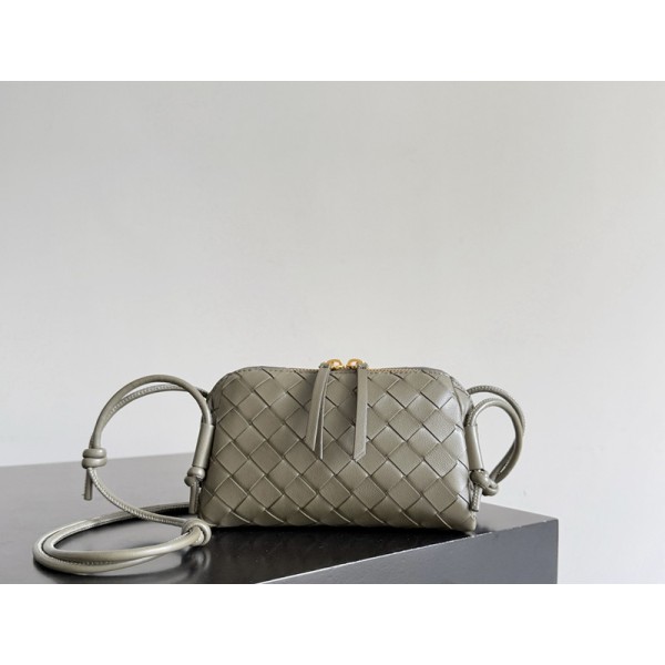 بوتيجا فينيتا كيس 100 الحجم : 18.5×11.5×8.5 سم