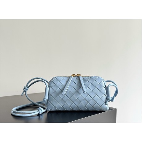 بوتيجا فينيتا كيس 103 الحجم : 18.5×11.5×8.5 سم