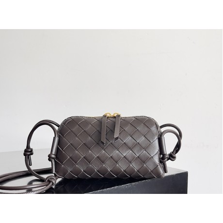 بوتيجا فينيتا كيس 107 الحجم : 18.5×11.5×8.5 سم