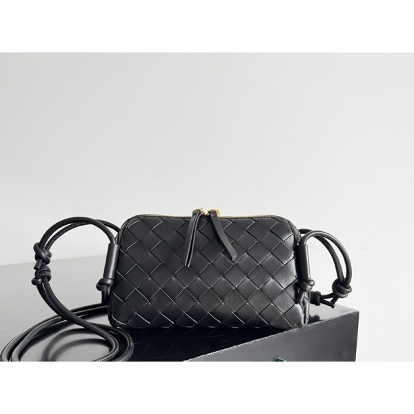 بوتيجا فينيتا كيس 109 الحجم : 18.5×11.5×8.5 سم