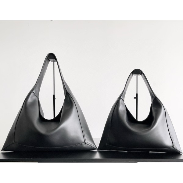 بوتيجا فينيتا كيس 111 الحجم : 41×20×8 سم / 54×24×13 سم