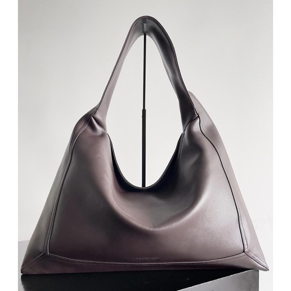 بوتيجا فينيتا كيس 114 الحجم : 41×20×8 سم / 54×24×13 سم