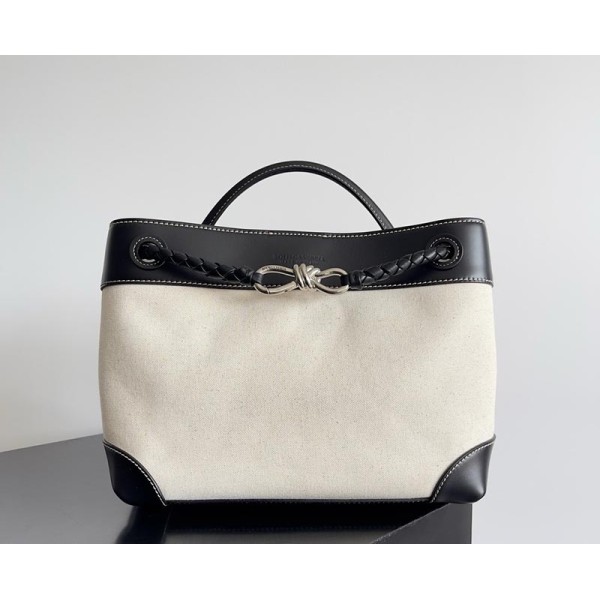 بوتيجا فينيتا كيس 135 الحجم : 32.5×24×12 سم