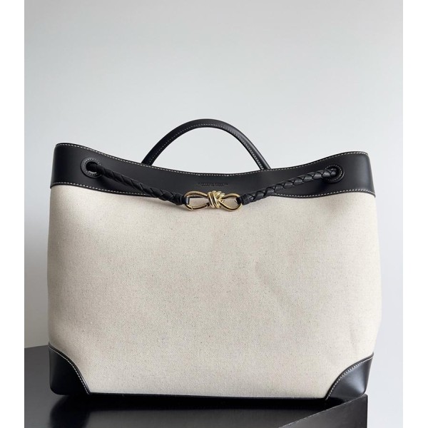 بوتيجا فينيتا كيس 137 الحجم : 45×22×34 سم