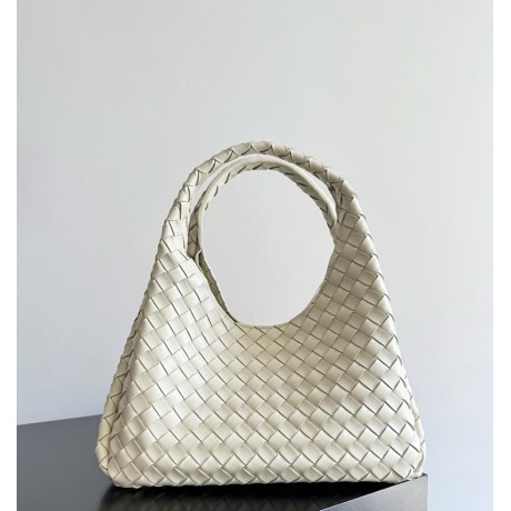 بوتيجا فينيتا كيس 146 الحجم : 33×20×16.5 سم