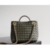 بوتيجا فينيتا كيس 163 الحجم : 25×22×10.5 سم
