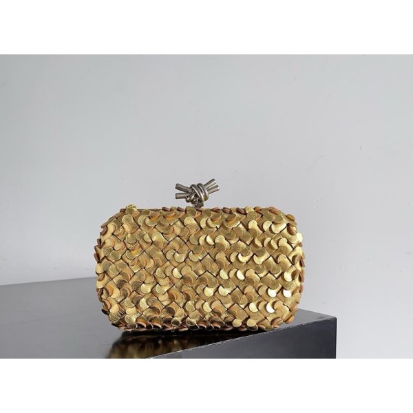 بوتيجا فينيتا كيس 172 الحجم : 20.5×6×12.5 سم