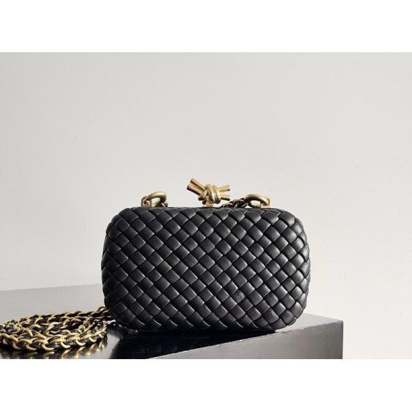 بوتيجا فينيتا كيس 174 الحجم : 20.5×6×12.5 سم