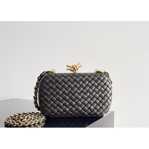 بوتيجا فينيتا كيس 176 الحجم : 20.5×6×12.5 سم