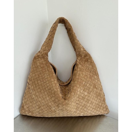 بوتيجا فينيتا كيس 181 الحجم : 53×24×13 سم / 41×20×8 سم