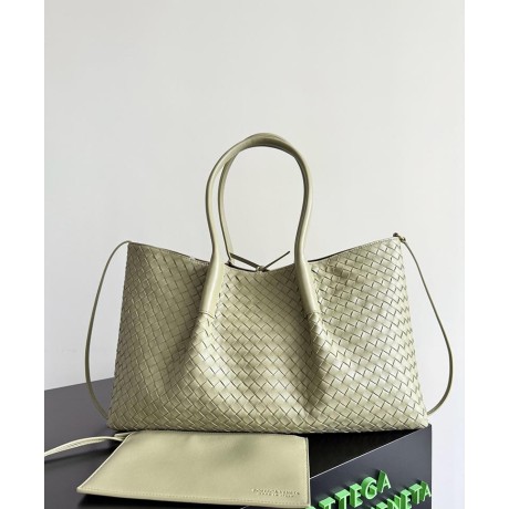 بوتيجا فينيتا كيس 185 الحجم : 43×23×17.5 سم