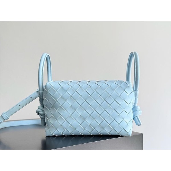 بوتيجا فينيتا كيس 187 الحجم : 19×12×9 سم