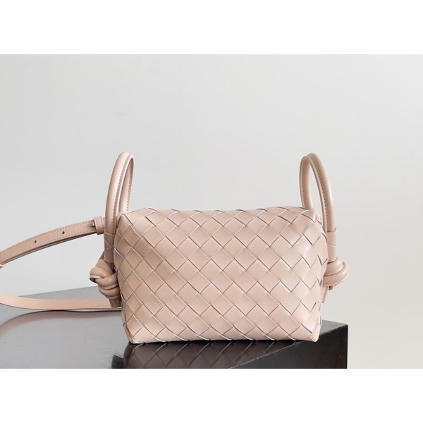 بوتيجا فينيتا كيس 190 الحجم : 19×12×9 سم