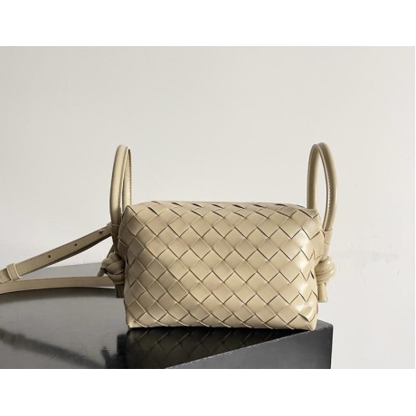 بوتيجا فينيتا كيس 194 الحجم : 19×12×9 سم