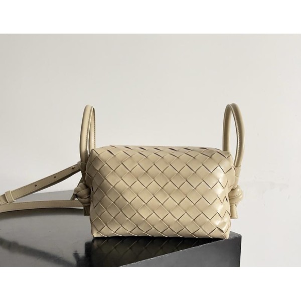 بوتيجا فينيتا كيس 194 الحجم : 19×12×9 سم