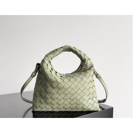 بوتيجا فينيتا كيس 200 الحجم : 25.5×14.5×11 سم