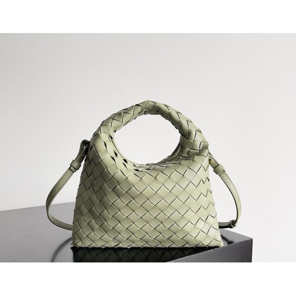 بوتيجا فينيتا كيس 200 الحجم : 25.5×14.5×11 سم