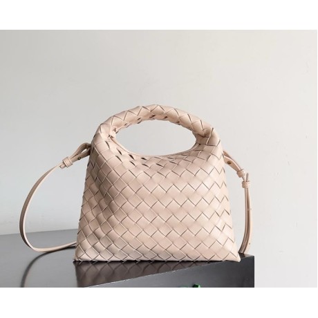 بوتيجا فينيتا كيس 201 الحجم : 25.5×14.5×11 سم