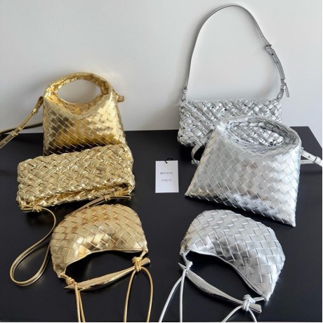 بوتيجا فينيتا كيس 202 الحجم : 25.5×14.5×11 سم