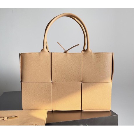 بوتيجا فينيتا كيس 208 الحجم : 30×20×11.5 سم