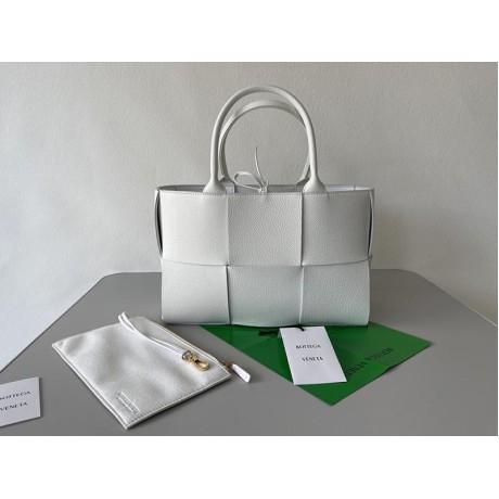 بوتيجا فينيتا كيس 209 الحجم : 30×20×11.5 سم