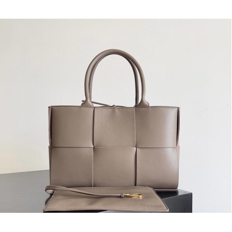 بوتيجا فينيتا كيس 212 الحجم : 30×20×11.5 سم