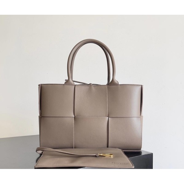 بوتيجا فينيتا كيس 212 الحجم : 30×20×11.5 سم