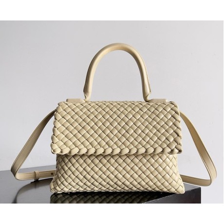 بوتيجا فينيتا كيس 213 الحجم : 19×26×11 سم