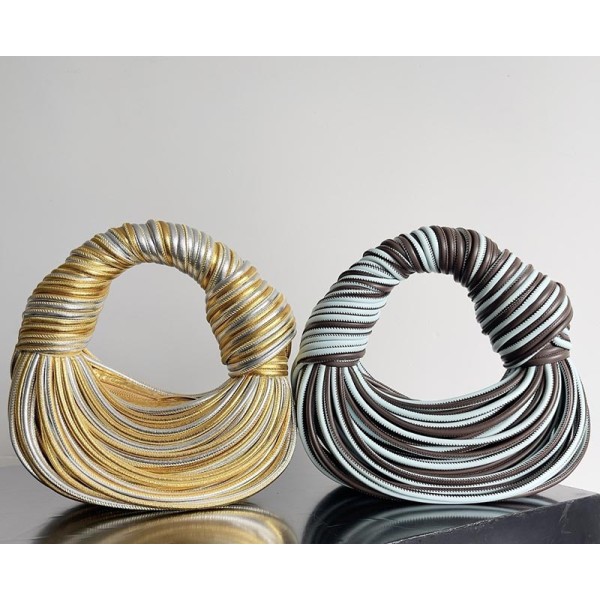 بوتيجا فينيتا كيس 230 الحجم : 23×28×8 سم