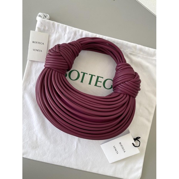 بوتيجا فينيتا كيس 234 الحجم : 22×15.5×6.5 سم