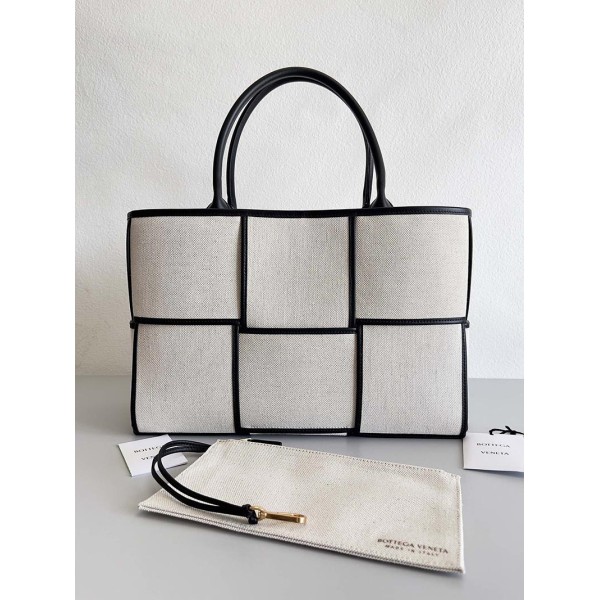 بوتيجا فينيتا كيس 239 الحجم : 38×10×28 سم