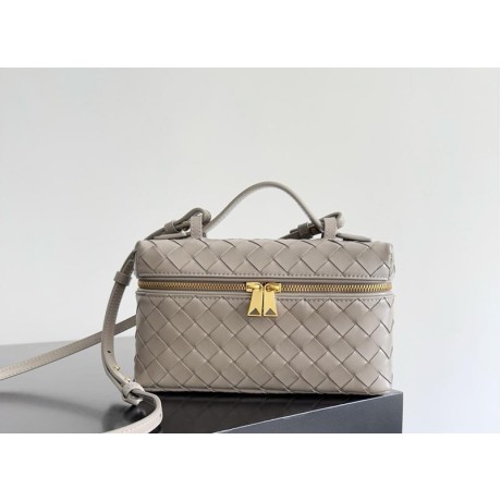 بوتيجا فينيتا كيس 250 الحجم : 22×12.5×5 سم