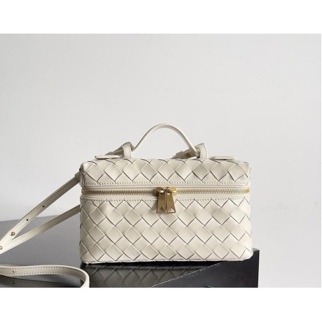 بوتيجا فينيتا كيس 253 الحجم : 22×12.5×5 سم